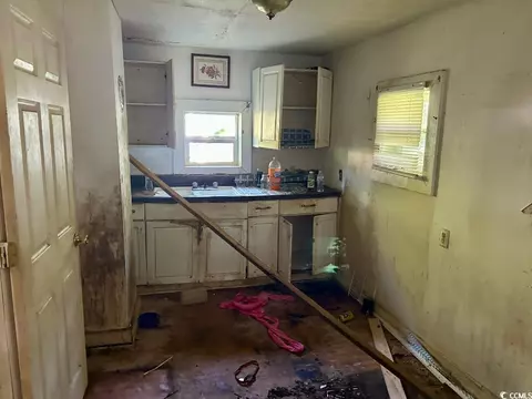 817 Simmons St, Marion, SC 29571 photo 6