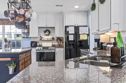 Kitchen - 817 Old Castle Loop, Myrtle Beach, SC 29579 photo 2 of 6
