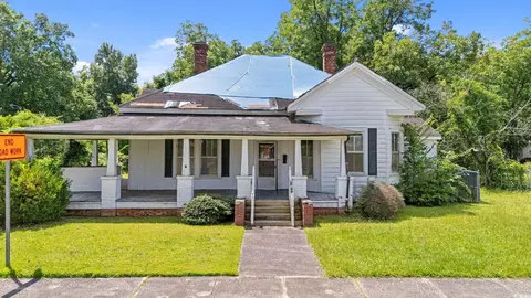 120 Academy St, Mullins, SC 29574