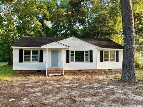 207 E Pickens St, Marion, SC 29571