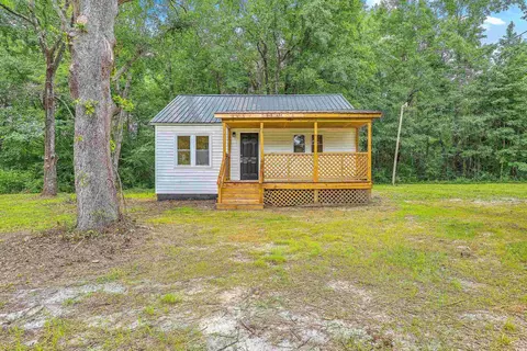 413 S Magnolia Ave, Andrews, SC 29510