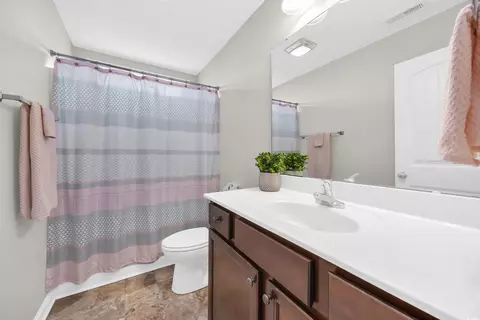 Bath - 532 Winged Elm St, Loris, SC 29569 photo 2 of 2