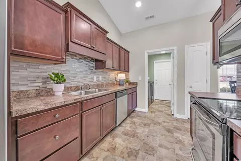 Entry Way - 532 Winged Elm St, Loris, SC 29569 photo 4 of 5