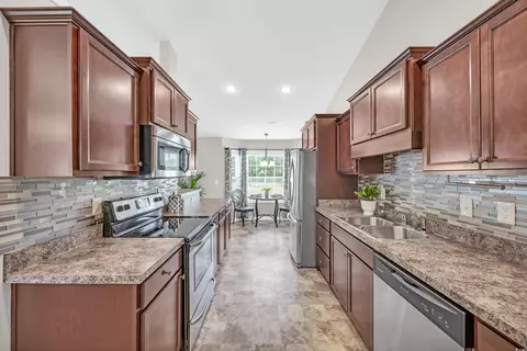 Entry Way - 532 Winged Elm St, Loris, SC 29569 photo 3 of 5