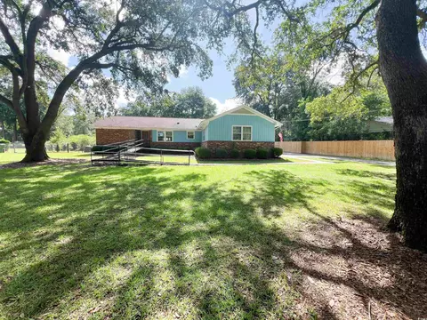 1332 Fulton Ave, Kingstree, SC 29556