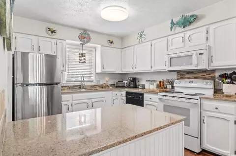 2005 Lakeview Cir, Surfside Beach, SC 29575 photo 16