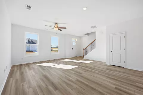 Living - 150 River Birch Dr, Loris, SC 29569 photo 2 of 4