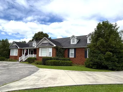 626 Camelot Rd, Lake City, SC 29560