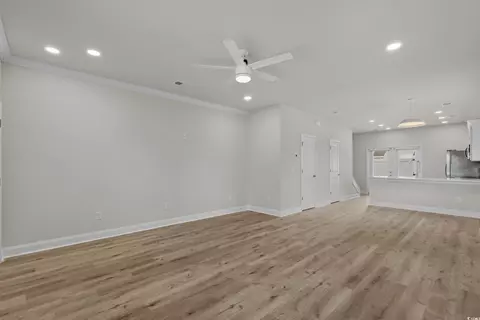 Living - 801 Maxine Ct #E, Myrtle Beach, SC 29577 photo 2 of 5