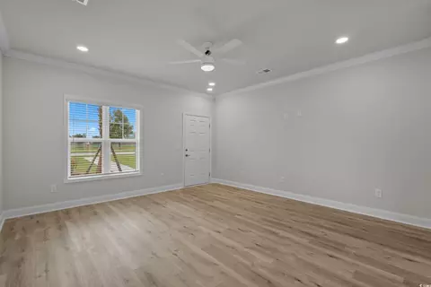 Living - 801 Maxine Ct #E, Myrtle Beach, SC 29577 photo 4 of 5