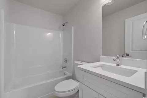 Bath - 801 Maxine Ct #E, Myrtle Beach, SC 29577 photo 4 of 4