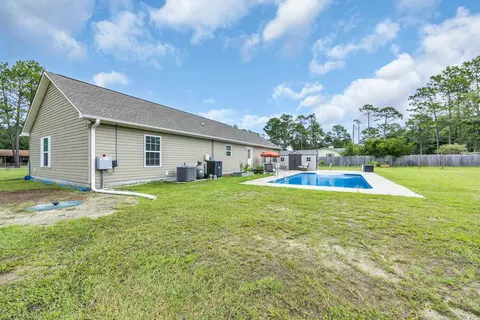 Exterior - 1617 Pine Level Dr, Loris, SC 29569 photo 4 of 6