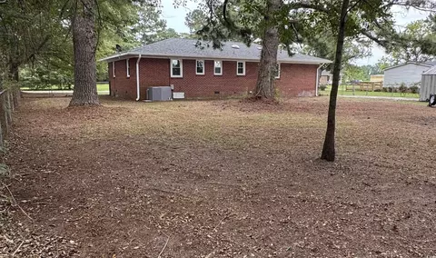 Exterior - 1127 Tynes St, Dillon, SC 29536 photo 7 of 8