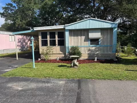 121 Burr Cir, Murrells Inlet, SC 29576