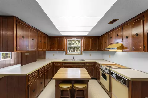 Kitchen - 74 Blueberry Ln, Georgetown, SC 29440 photo 1 of 4
