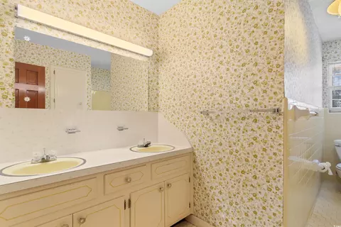 Bath - 74 Blueberry Ln, Georgetown, SC 29440 photo 2 of 3