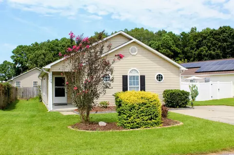 1013 Autumn Dr, Murrells Inlet, SC 29576