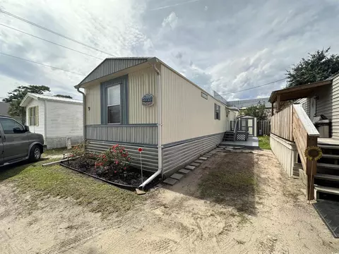 406 9th Ave S, Myrtle Beach, SC 29577
