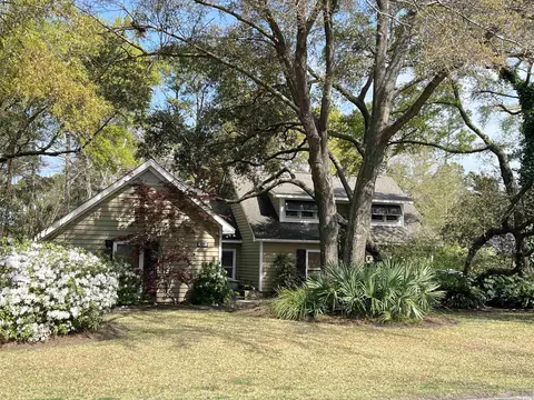 695 Country Club Dr, Pawleys Island, SC 29585