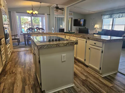 440 Oceanside Dr, Surfside Beach, SC 29575 photo 3