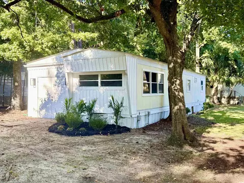 429 E Surfwind Dr, Murrells Inlet, SC 29576