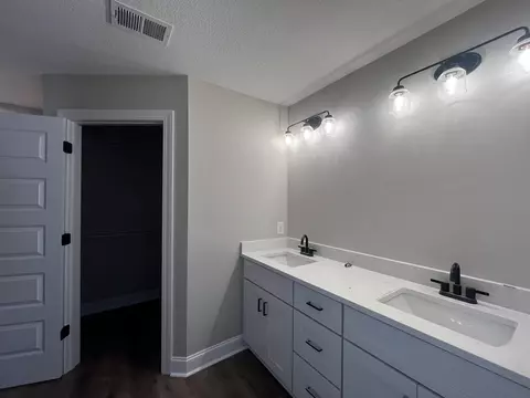 Bath - 3255 Red Bluff Rd, Loris, SC 29569 photo 1 of 2