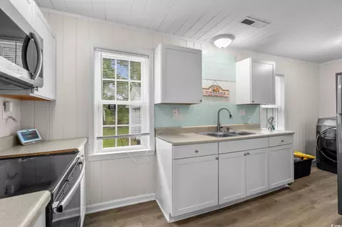 Kitchen - 2475 Beverly Rd, Conway, SC 29526 photo 1 of 1