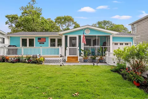 706 33rd Ave S, North Myrtle Beach, SC 29582