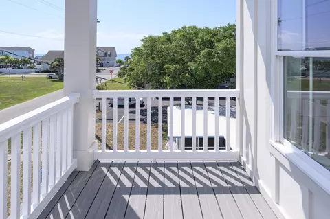 Exterior - 115 6th Ave S, Surfside Beach, SC 29575 photo 4 of 10