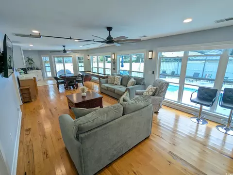 Living - 321 Jay St, Murrells Inlet, SC 29576 photo 6 of 6