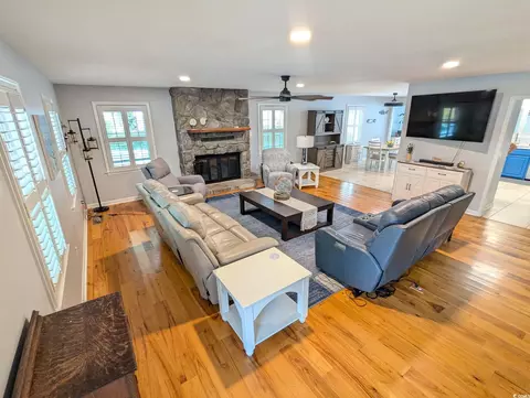 Living - 321 Jay St, Murrells Inlet, SC 29576 photo 1 of 6