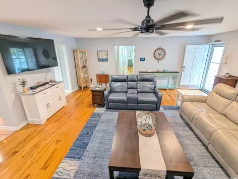 Living - 321 Jay St, Murrells Inlet, SC 29576 photo 4 of 6