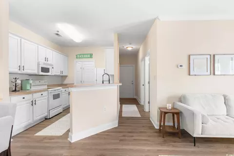 Kitchen - 2033 Silvercrest Dr #21B, Myrtle Beach, SC 29579 photo 1 of 4