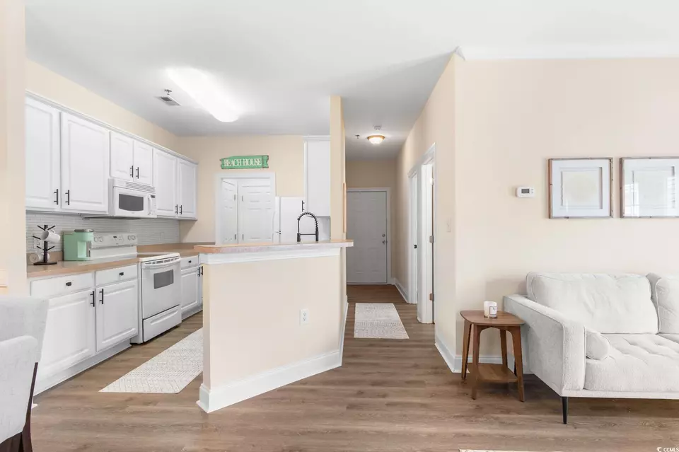 Kitchen - 2033 Silvercrest Dr #21B, Myrtle Beach, SC 29579 photo 1 of 4