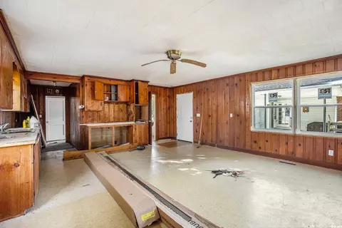 307 E Lloyd St, Mullins, SC 29574 photo 5