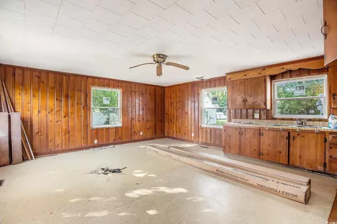 307 E Lloyd St, Mullins, SC 29574 photo 3