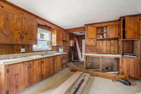 307 E Lloyd St, Mullins, SC 29574 photo 6