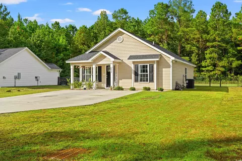 6939 Daphane Dr, Loris, SC 29569