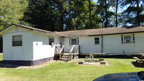90 Oak Tree St, Hallsboro, NC 28442