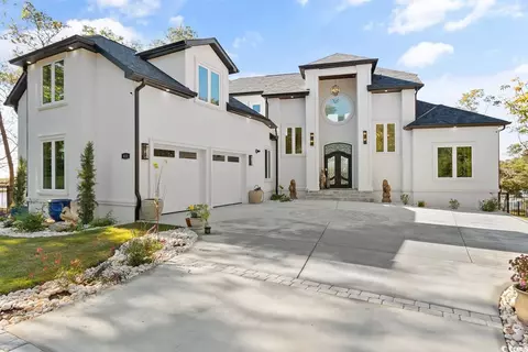 411 Lake Shore Dr, Sunset Beach, NC 28468
