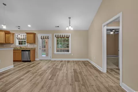 Living - 355 Macarthur Dr, Conway, SC 29527 photo 5 of 6