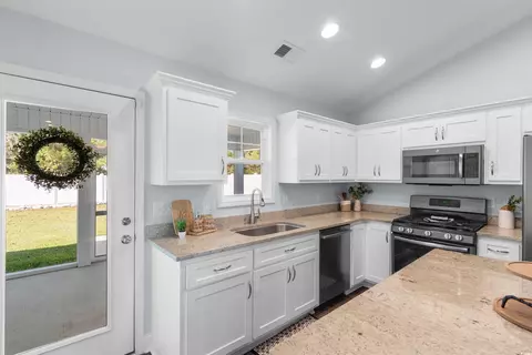 Kitchen - 3105 Slade Dr, Conway, SC 29526 photo 1 of 3