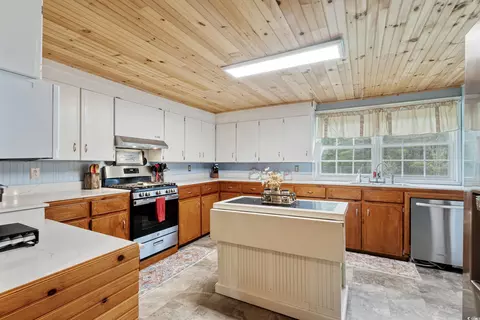 Kitchen - 6103 Squire Rd, Latta, SC 29565 photo 1 of 4