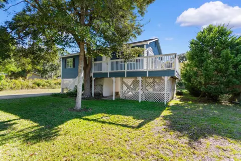 384 2nd Ave S, Murrells Inlet, SC 29576