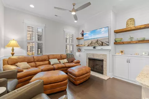 Living - 847 Iris St #A, Myrtle Beach, SC 29577 photo 1 of 3