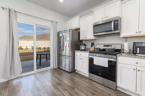 Kitchen - 2595 Orion Loop, Myrtle Beach, SC 29577 photo 3 of 3