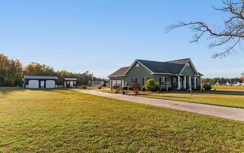 5200 Joyner Swamp Rd, Galivants Ferry, SC 29544