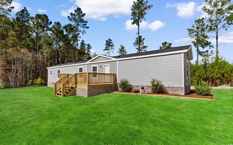 141 Feather Dr, Georgetown, SC 29440 photo 2