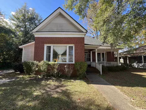 110 Gordon St, Kingstree, SC 29556