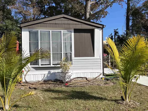 1016 Foxfire Dr, North Myrtle Beach, SC 29582